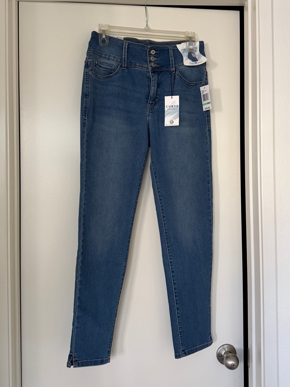*NWT* Curve Appeal | Women's 3 Button High-Rise Skinny Jeans | Size 8/29